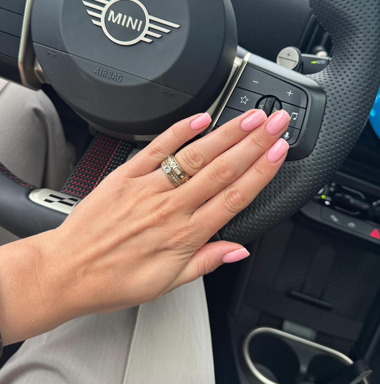 BIAB en Russian Manicure door Shimmer Touch Studio